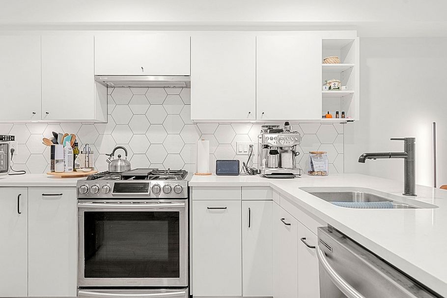 402 1519 Crown Street Vancouver, BC - 16