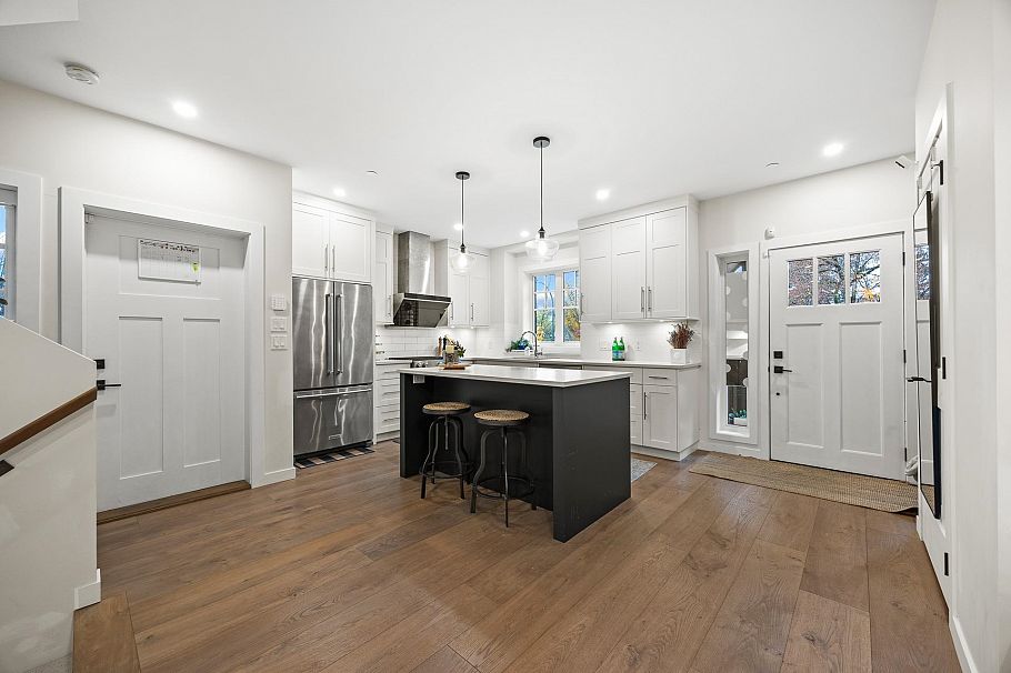 908 E 17th Avenue Vancouver, BC - 7