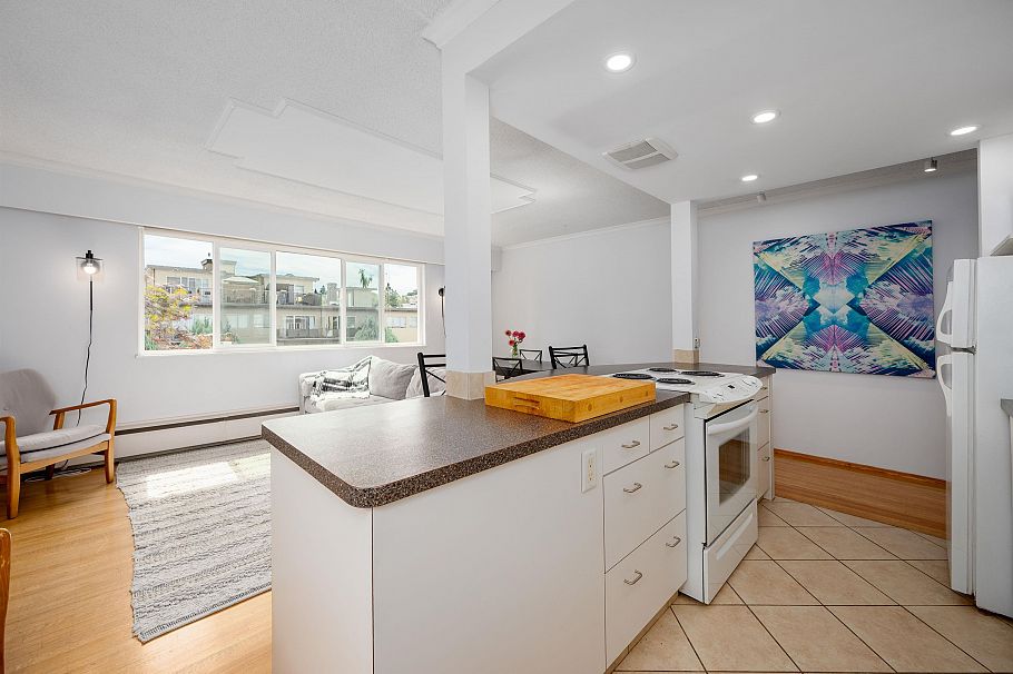 8 1235 W 10th Avenue Vancouver, BC - 9