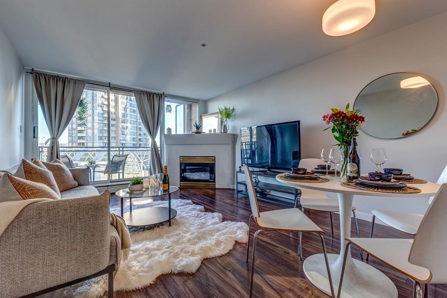 809 555 Abbott Street Vancouver, BC - 7