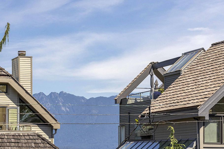 2565 W 2nd Avenue Vancouver, BC - 27