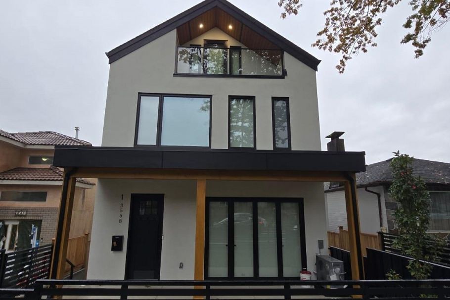 1 3558 Turner Street Vancouver, BC - 1