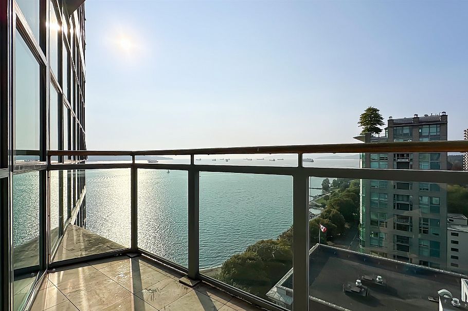 17 1861 BEACH AVENUE, Vancouver BC V7Y 1B8 Vancouver, BC - 24