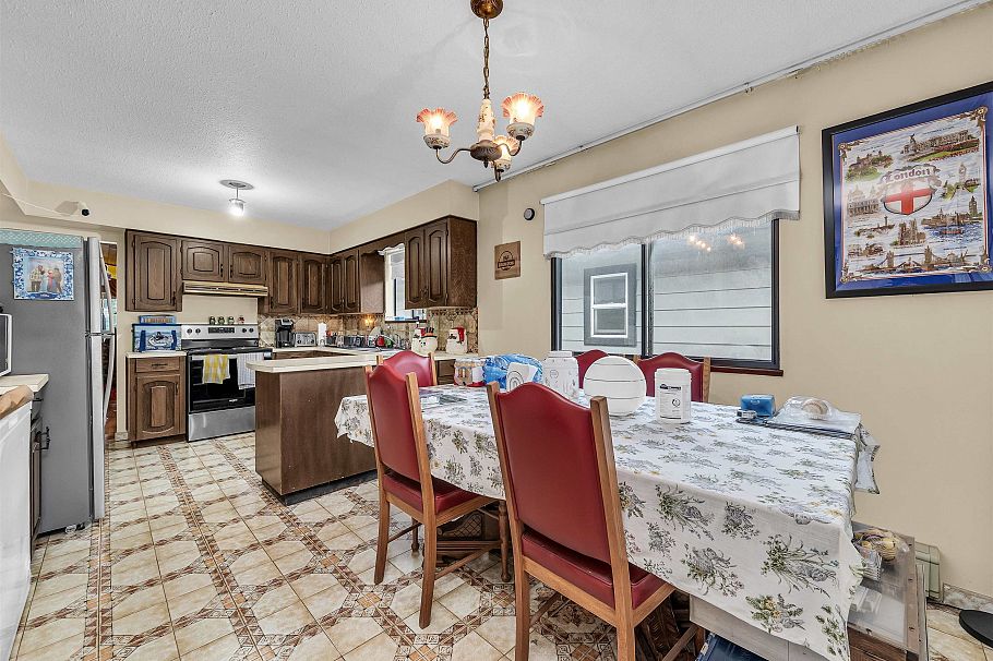 3112 E 1st Avenue Vancouver, BC - 2