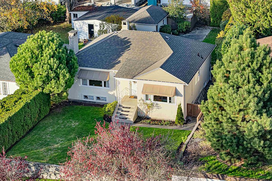 2225 W 22nd Avenue Vancouver, BC - 3