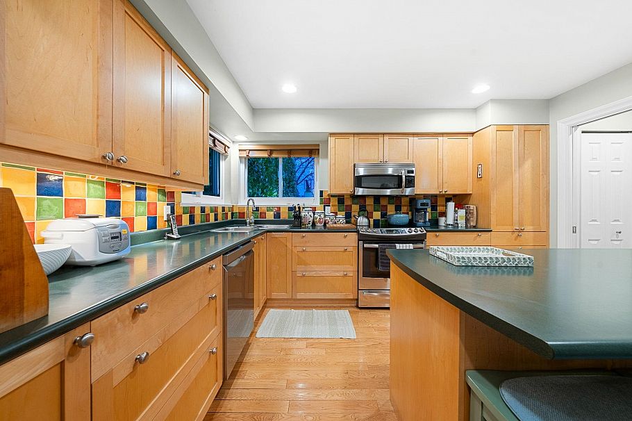 2380 Mackay Avenue North Vancouver, BC - 9