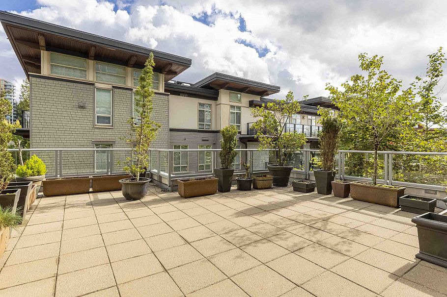 307 3382 Wesbrook Mall Vancouver, BC - 1