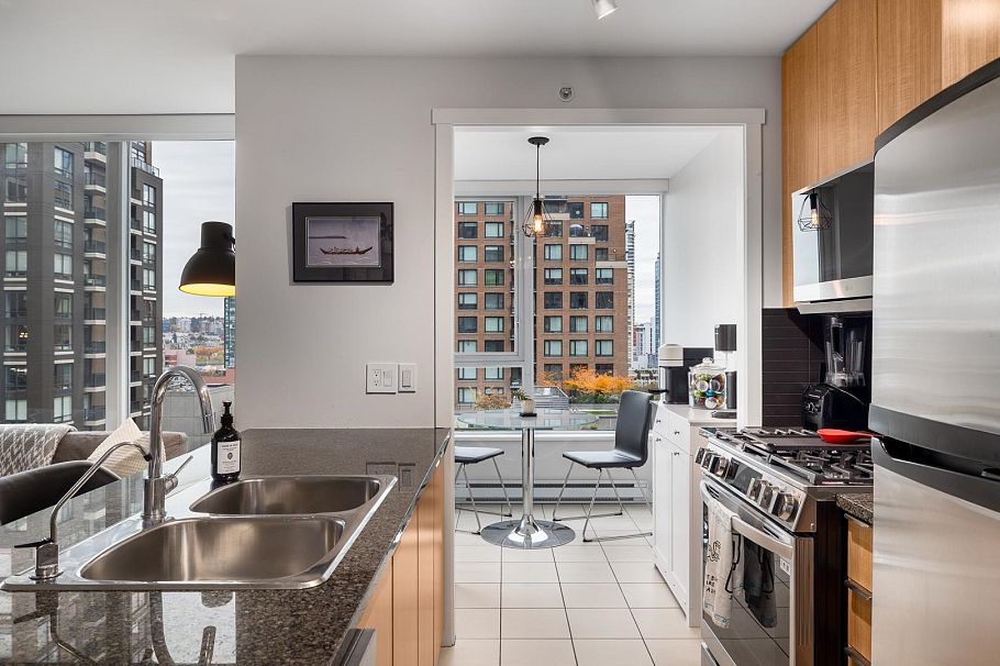 1107 1010 Richards Street Vancouver, BC - 6