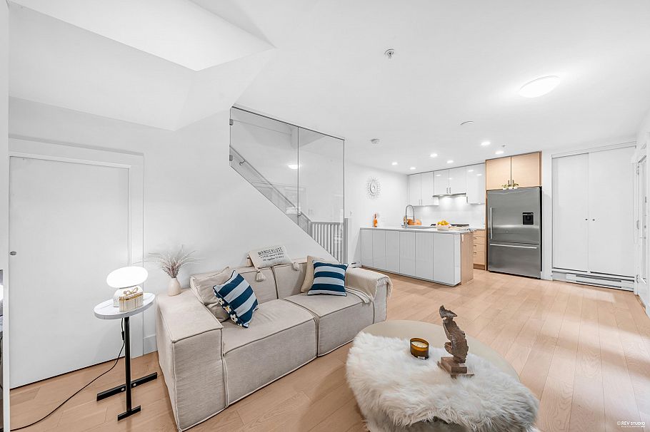 1407 East 1st Street Vancouver, BC - 12