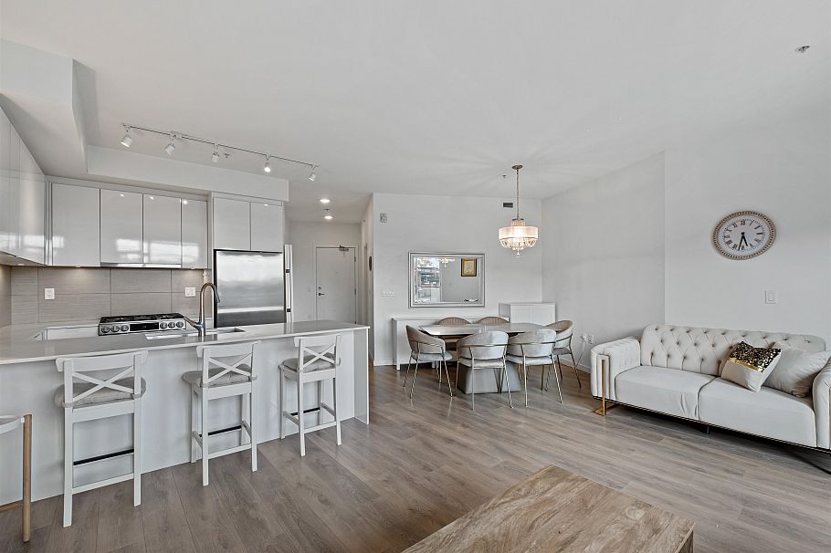 505 725 Marine Drive North Vancouver, BC - 1