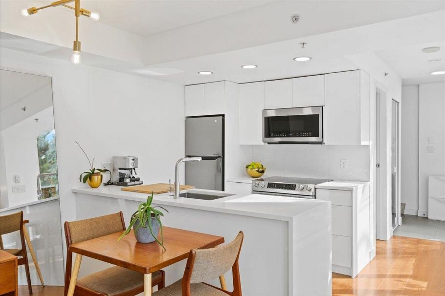 37 Keefer Place Vancouver, BC - 1