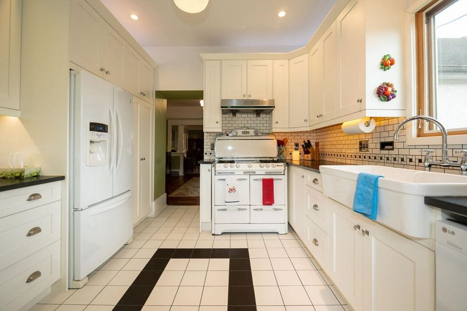 2659 Oxford Street Vancouver, BC - 17