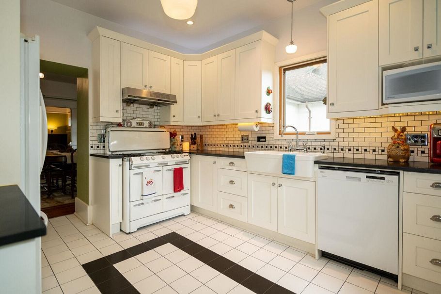 2659 Oxford Street Vancouver, BC - 16