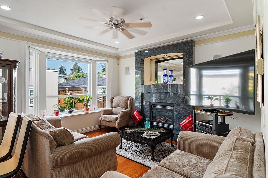 339 E 63rd Avenue Vancouver, BC - 8