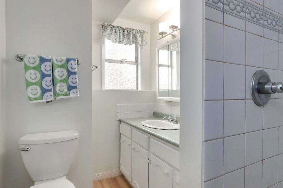 2984 Plymouth Drive North Vancouver, BC - 31