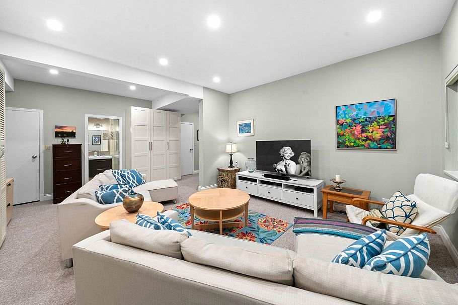 2380 Mackay Avenue North Vancouver, BC - 31