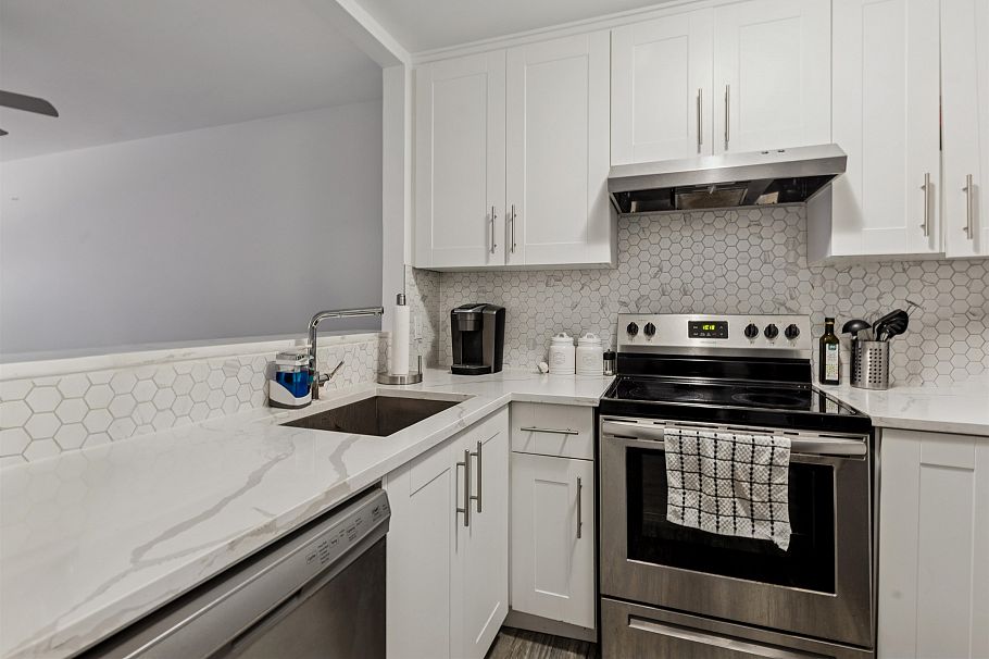 308 1010 Chilco Street Vancouver, BC - 8