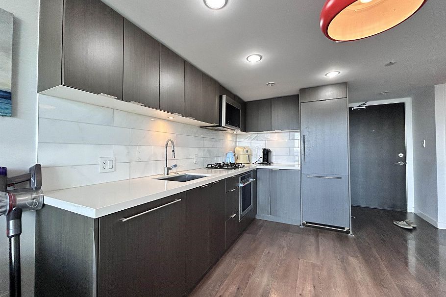 2606 8189 Cambie Street Vancouver, BC - 3