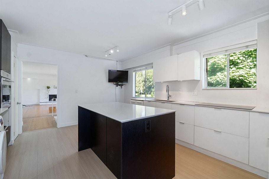 1825 Skeena Street Vancouver, BC - 9