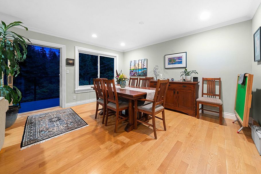 2380 Mackay Avenue North Vancouver, BC - 16