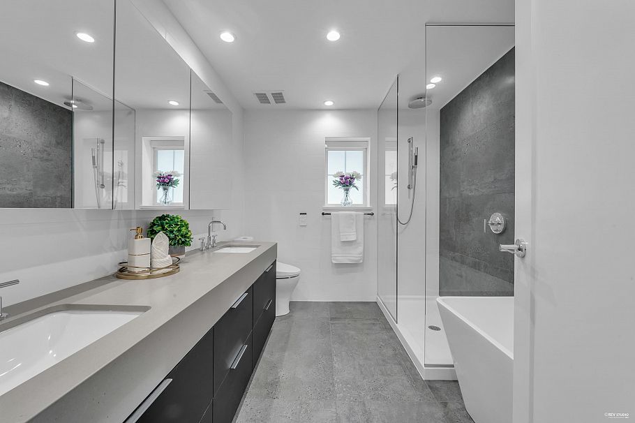 118 2070 Curling Road North Vancouver, BC - 26