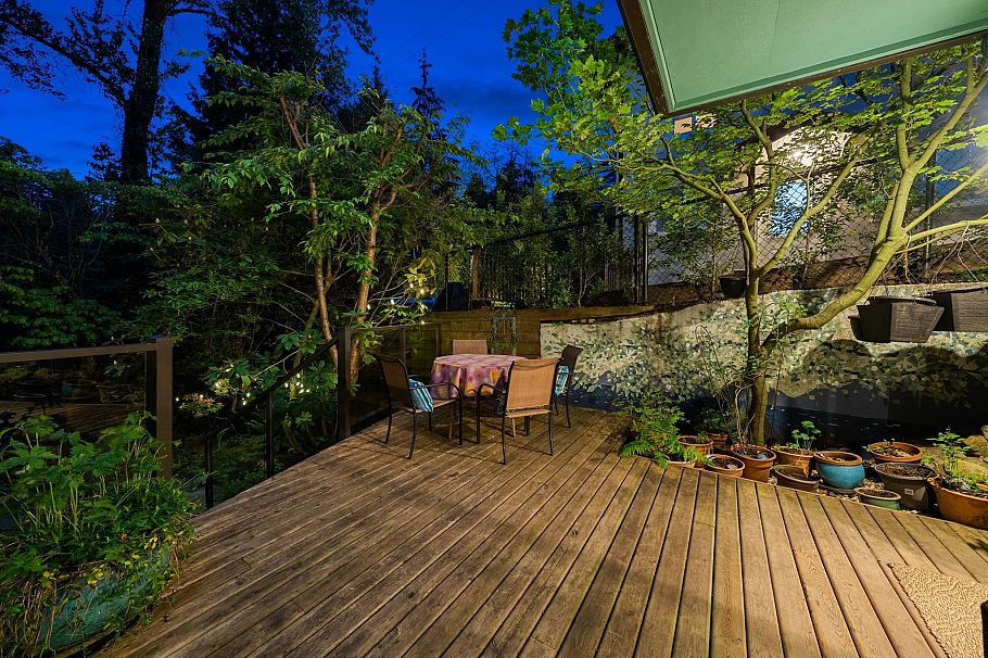 2380 Mackay Avenue North Vancouver, BC - 4