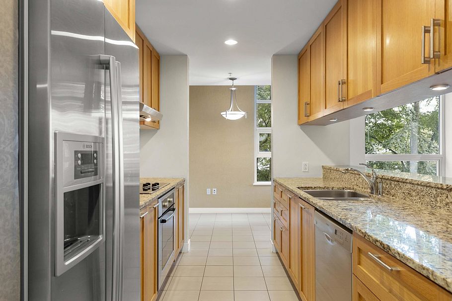 307 3382 Wesbrook Mall Vancouver, BC - 5