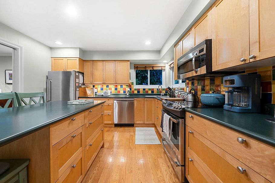 2380 Mackay Avenue North Vancouver, BC - 8