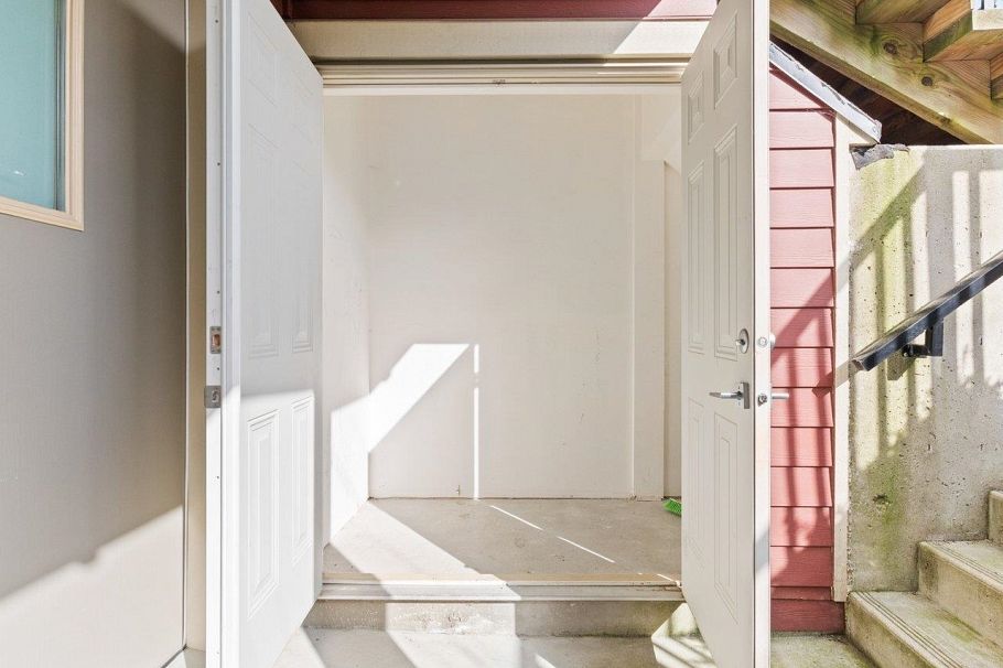 102 4577 Slocan Street Vancouver, BC - 21