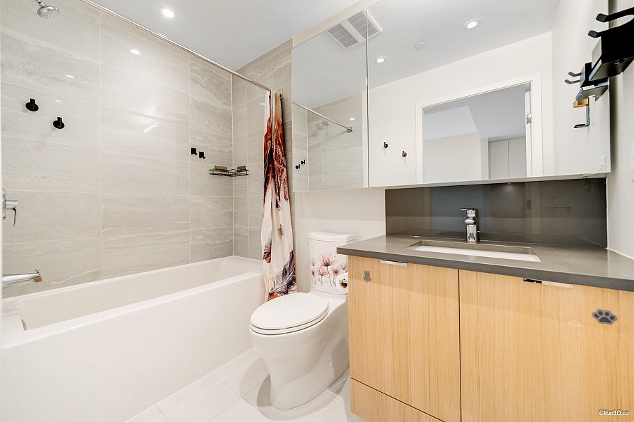 1606 3430 E Kent Avenue Vancouver, BC - 10