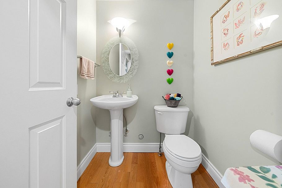 2380 Mackay Avenue North Vancouver, BC - 19