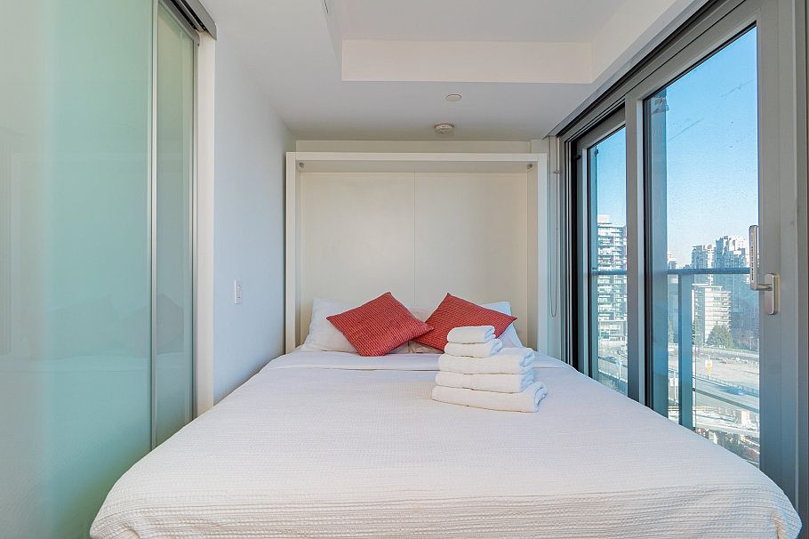 2010 1480 Howe Street Vancouver, BC - 7