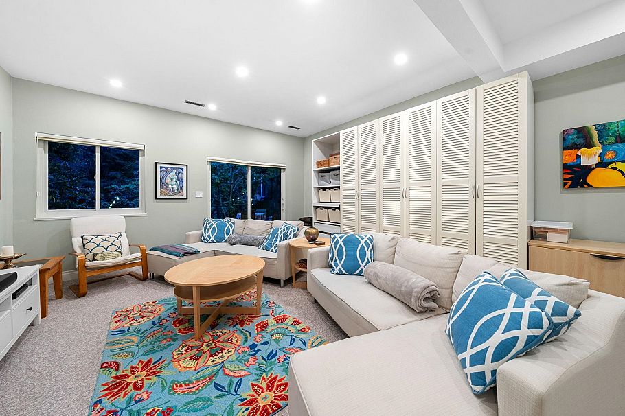 2380 Mackay Avenue North Vancouver, BC - 32