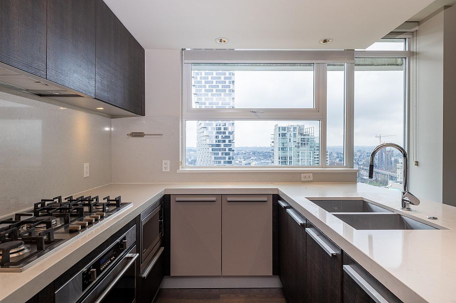 2707 1351 Continental Street Vancouver, BC - 4