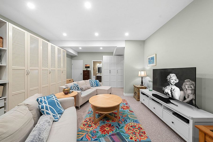 2380 Mackay Avenue North Vancouver, BC - 30