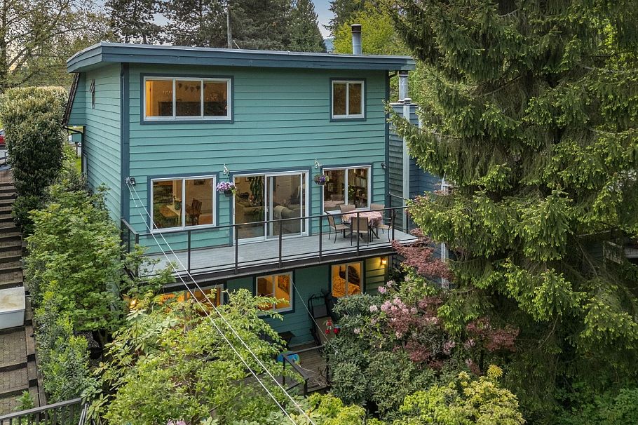 2380 Mackay Avenue North Vancouver, BC - 3