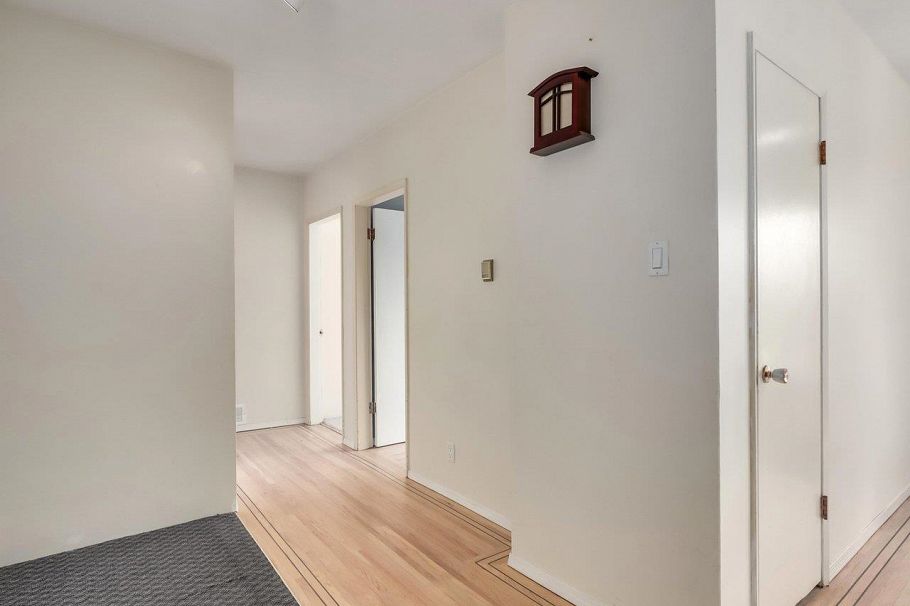 2984 Plymouth Drive North Vancouver, BC - 16