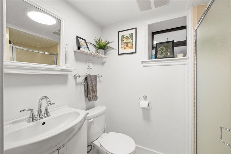 2029 Graveley Street Vancouver, BC - 36