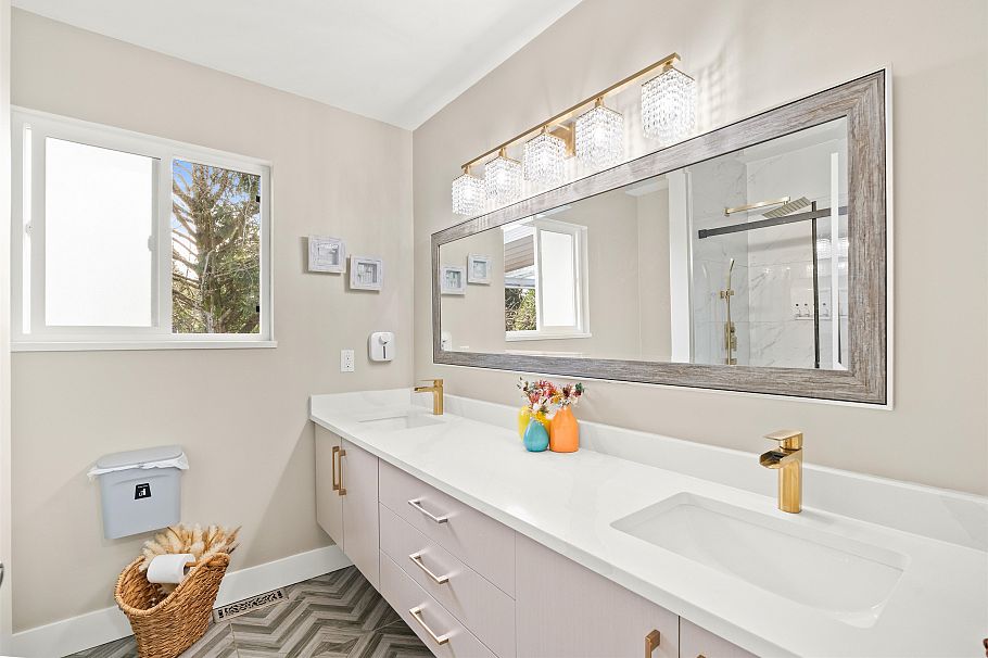 2333 Kirkstone Road North Vancouver, BC - 15