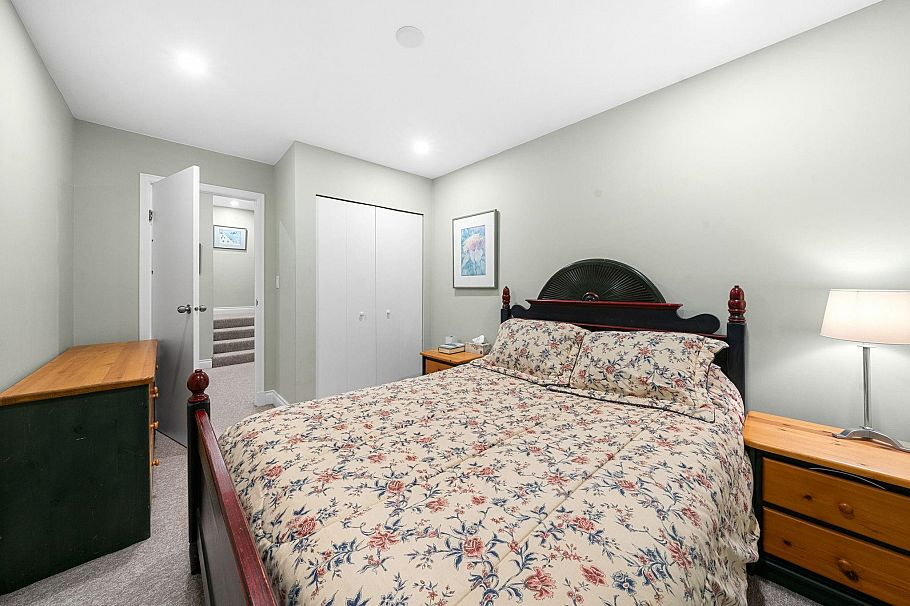 2380 Mackay Avenue North Vancouver, BC - 36