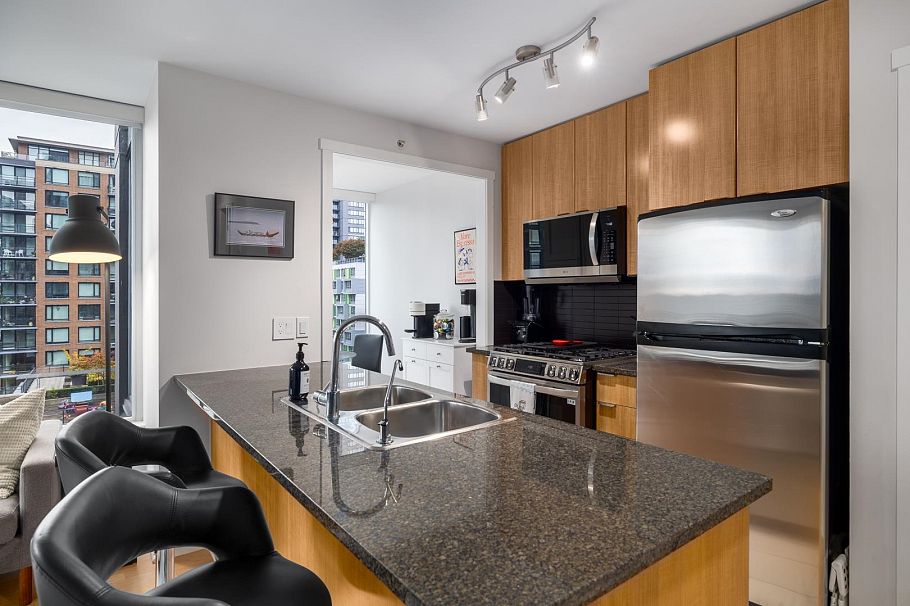 1107 1010 Richards Street Vancouver, BC - 4