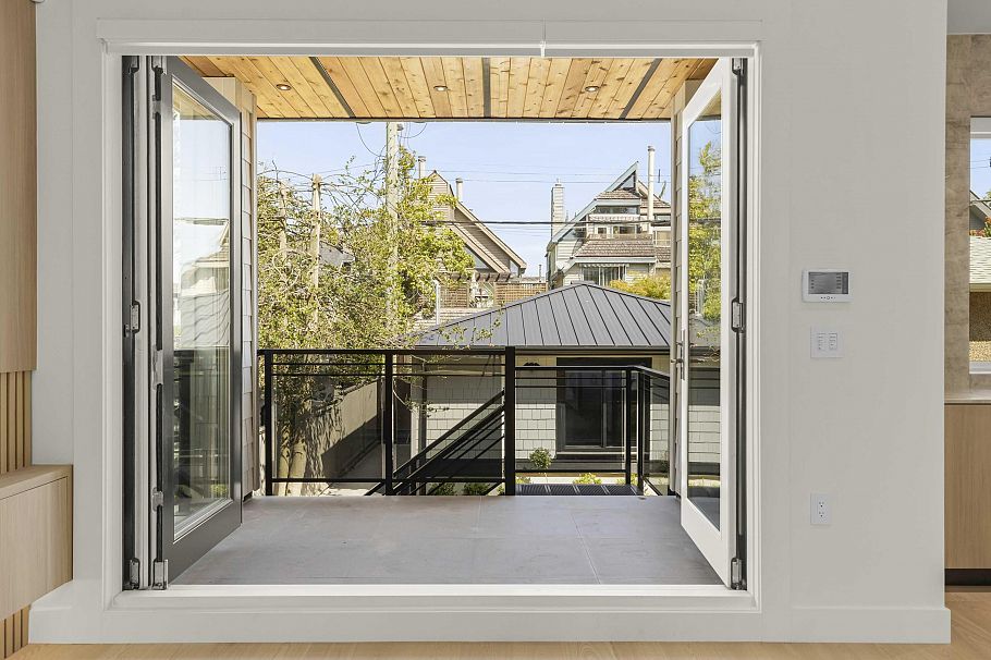 2565 W 2nd Avenue Vancouver, BC - 17