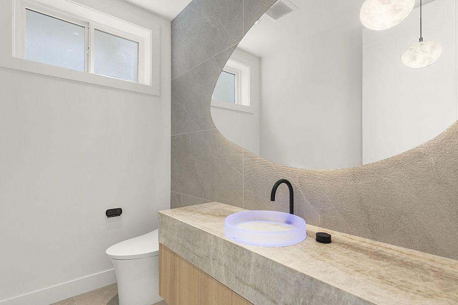 2565 W 2nd Avenue Vancouver, BC - 10