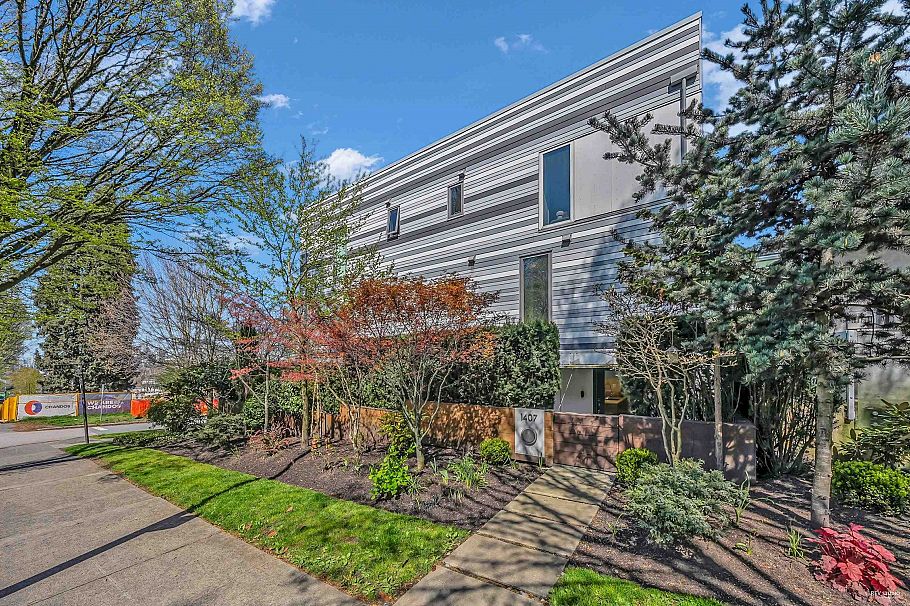 1407 East 1st Street Vancouver, BC - 8