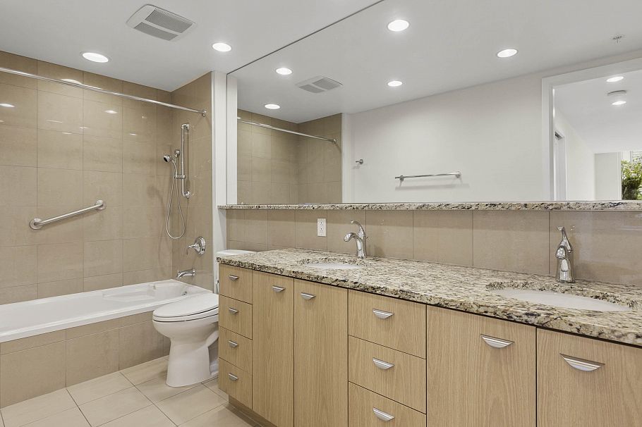 307 3382 Wesbrook Mall Vancouver, BC - 10