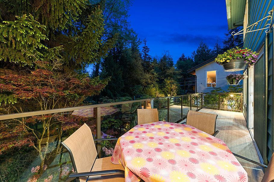 2380 Mackay Avenue North Vancouver, BC - 39