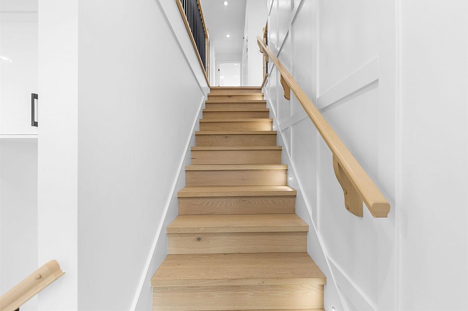 5304 Fraser Street Vancouver, BC - 5