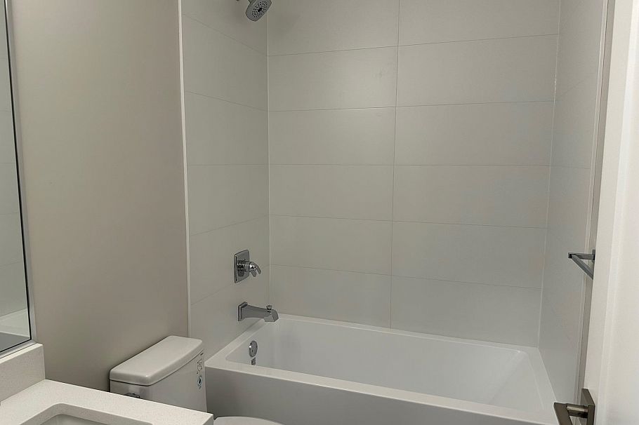 344 E 17th Street North Vancouver, BC - 26