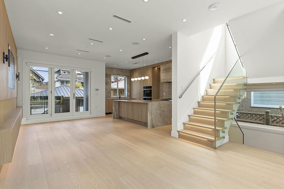 2565 W 2nd Avenue Vancouver, BC - 11