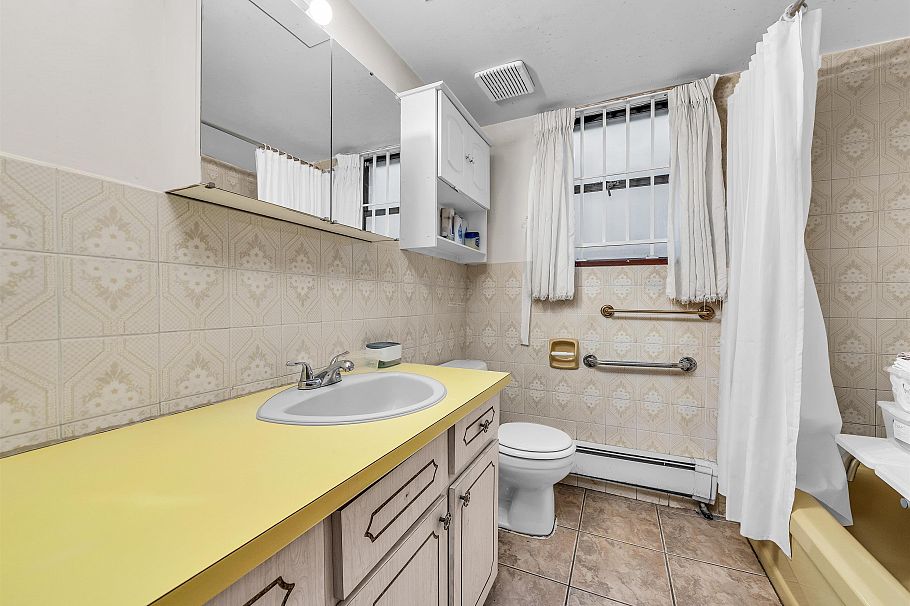 3112 E 1st Avenue Vancouver, BC - 22